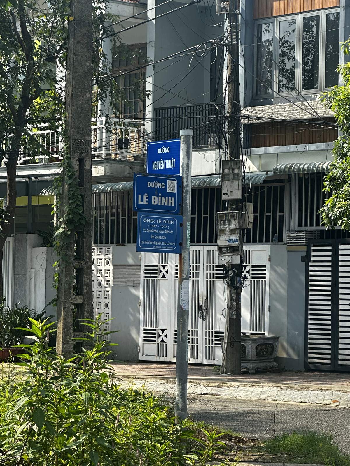 Bảng tên đường Nguyễn Thuật giao đường Lê Đỉnh trong khu dân cư An Sơn Tam Kỳ