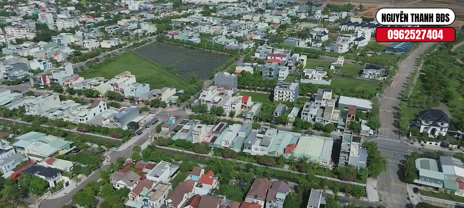 Khu dân cư quanh đường Nguyễn Văn Trỗi phường Bàn Thạch Tam Kỳ nhìn từ trên cao, nhà dân đã xây kín hai bên trục đường