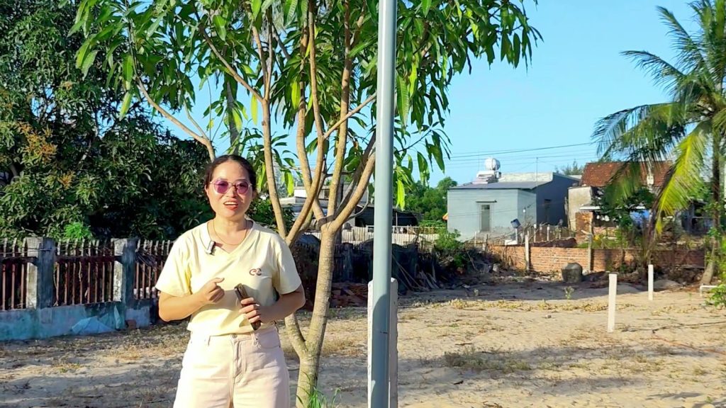 Lô đất biển Tam Tiến 215 m2 nhìn từ mặt đường, có nhà dân xây kiên cố xung quanh
