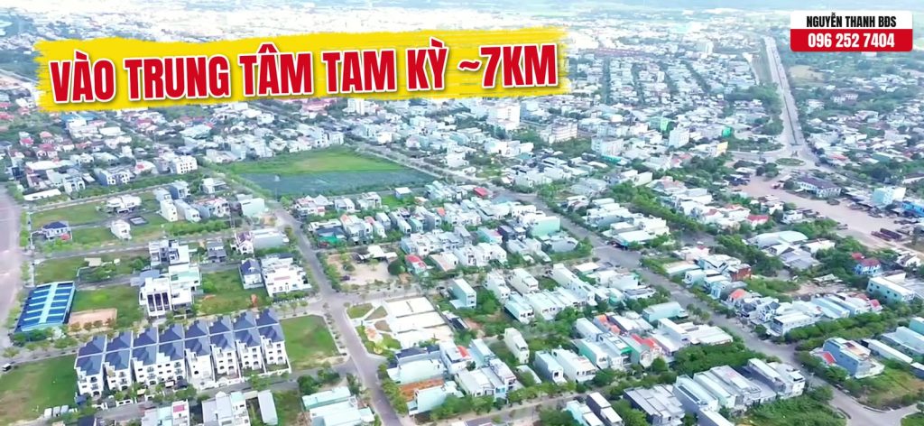 Khu dân cư 270 Quảng Phú Tam Kỳ nhìn từ flycam, các dãy nhà đã xây gần kín, trong video ghi vào trung tâm Tam Kỳ khoảng 7 km